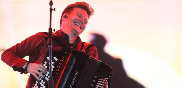 O cantor Michel Teló se apresenta no palco principal da Festa de Barretos - Reinaldo Canato/UOL