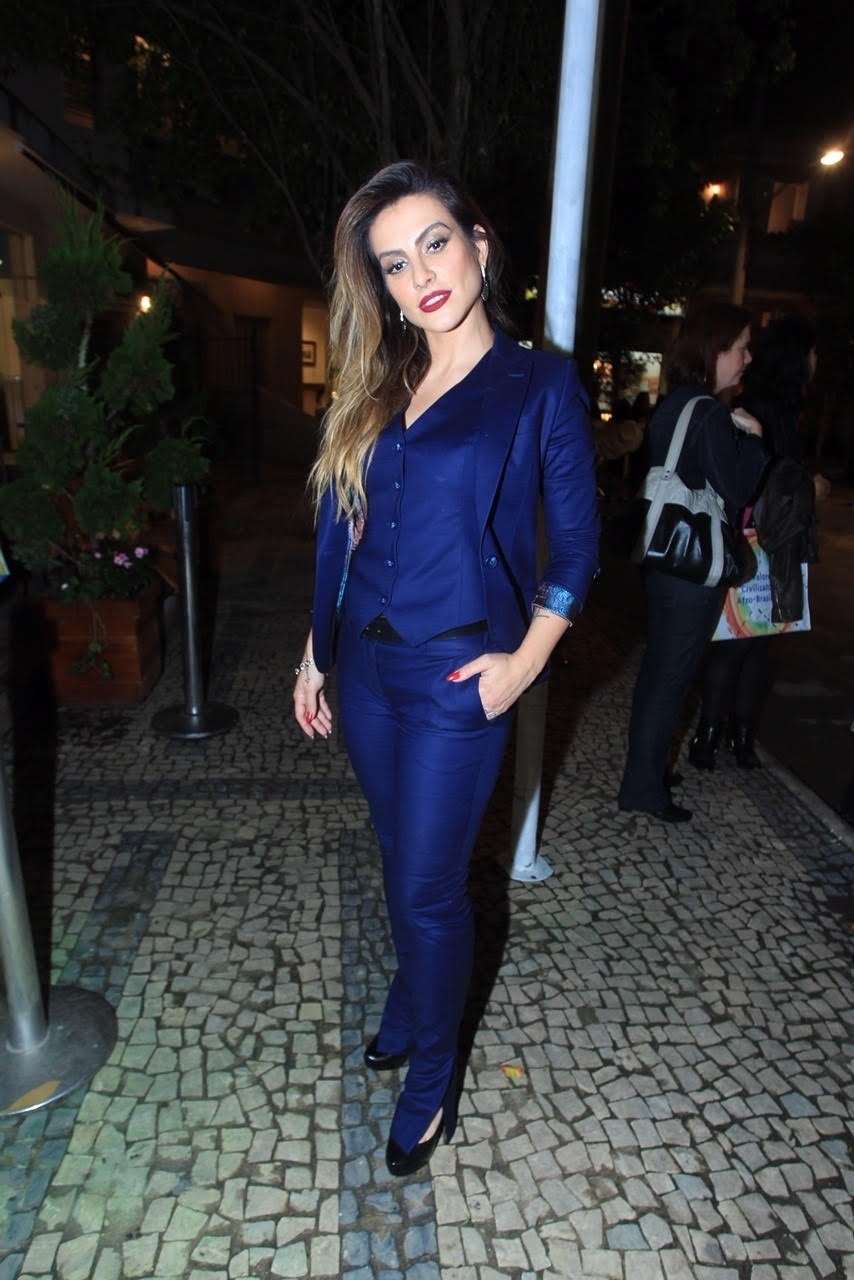 12.mai.2016 - Cleo Pires usa terninho azul na festa de lançamento de "Haja Coração", próxima novela das sete da Globo, no Rio de Janeiro - Marcello Sá Barretto e Anderson Borde/AgNews