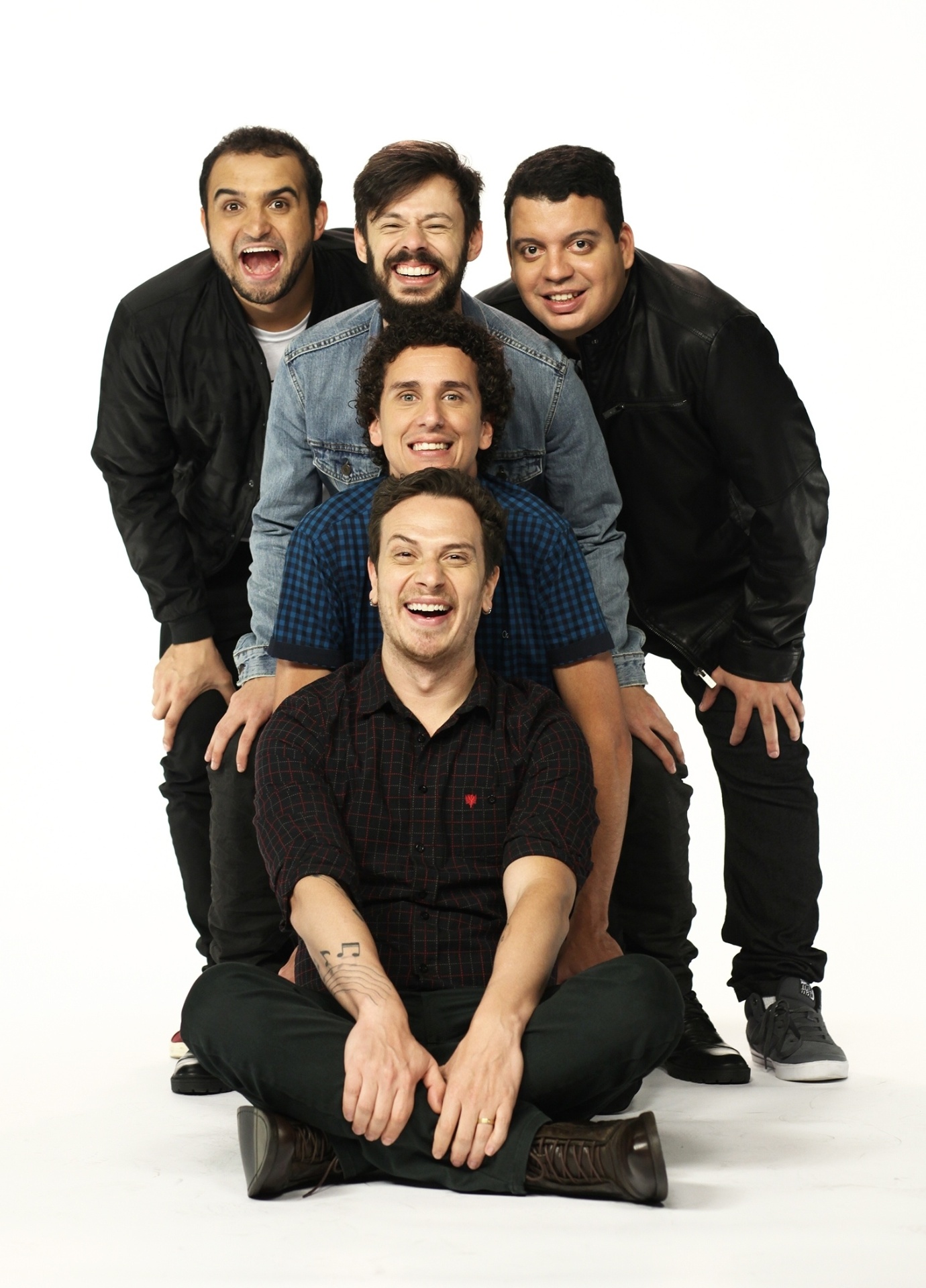 30.jun.2016 -Thiago Ventura, Nando Viana, Rodrigo Marques, Rafael Portugal e Fabiano Cambota compõem o elenco de "A Culpa é do Cabral", novo humorístico do Comedy Central - Divulgação/Comedy Central