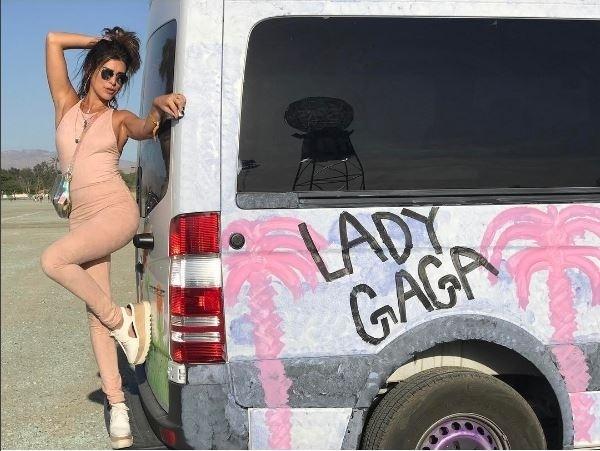 Fernanda Paes Leme faz pose no segundo dia do Coachella, que teve Lady Gaga entre as atrações - Reprodução / Intagram
