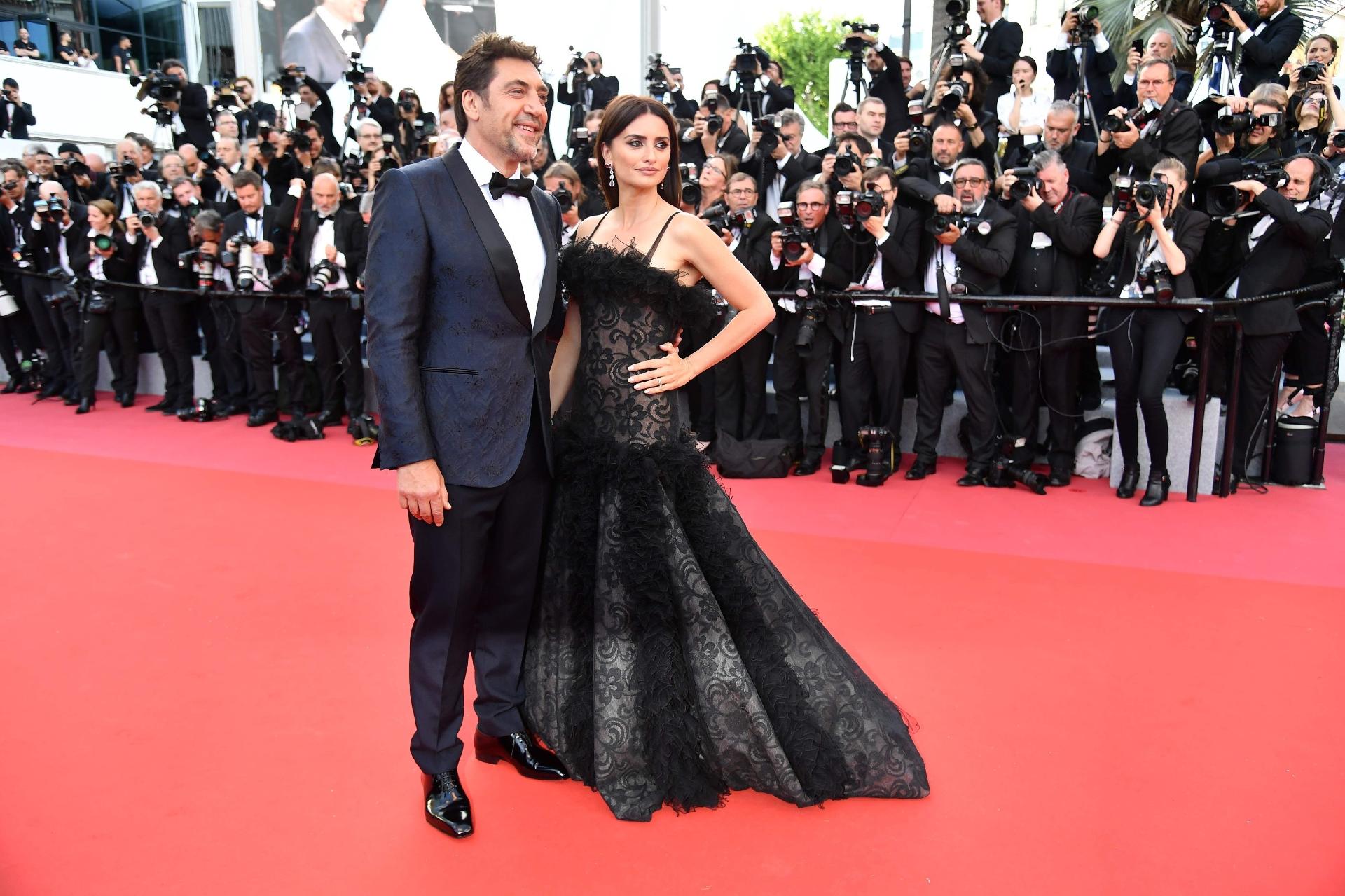 A atriz Penélope Cruz e o marido, o ator Javier Bardem participam da 71ª edição do festival de cinema de Cannes - AFP