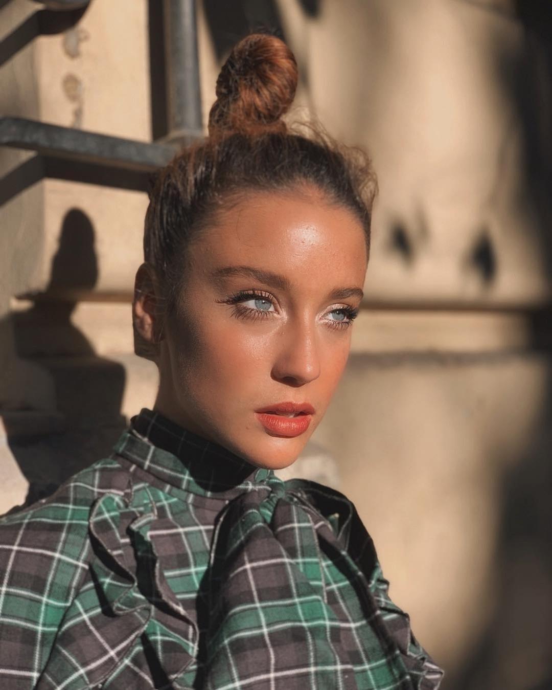 Inspire-se nos penteados para cabelo cacheado usados por Maria Pedraza; - Reprodução/Instagram