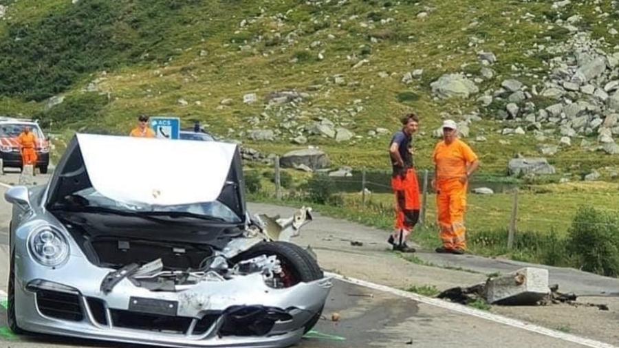 Porsche 911 Cabriolet bate em estrada na Suíça - Reprodução