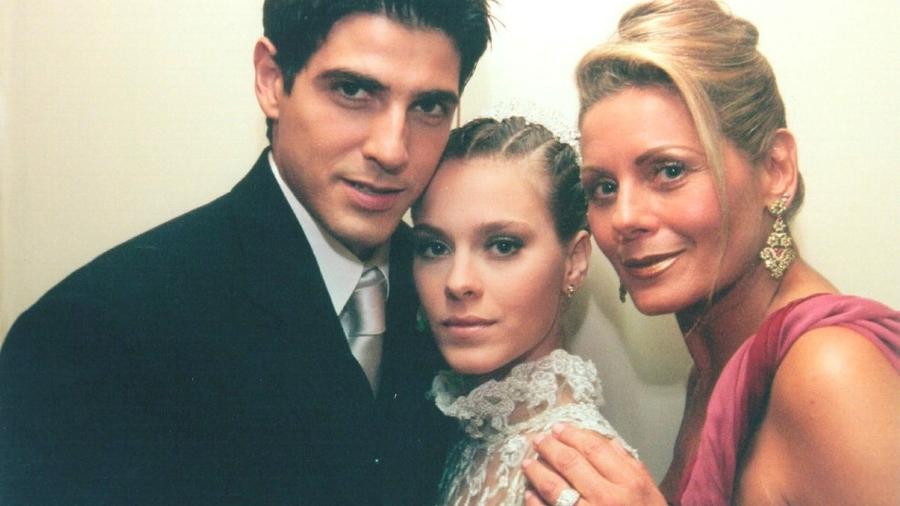 Reynaldo Gianecchini, Carolina Dieckmann e Vera Fischer em "Laços de Família" -  Acervo/TV Globo
