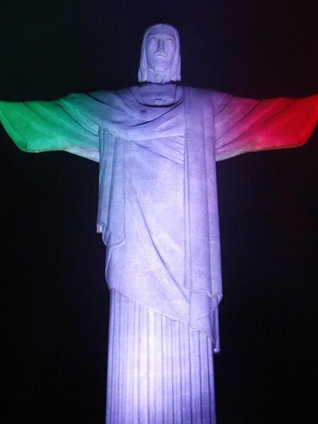 Cristo Redentor com as cores da bandeira da Itália