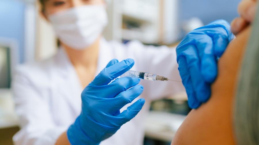 Segundo a Prefeitura, 87,5% dos paulistanos com mais de 18 anos já receberam a primeira dose da vacina - iStock