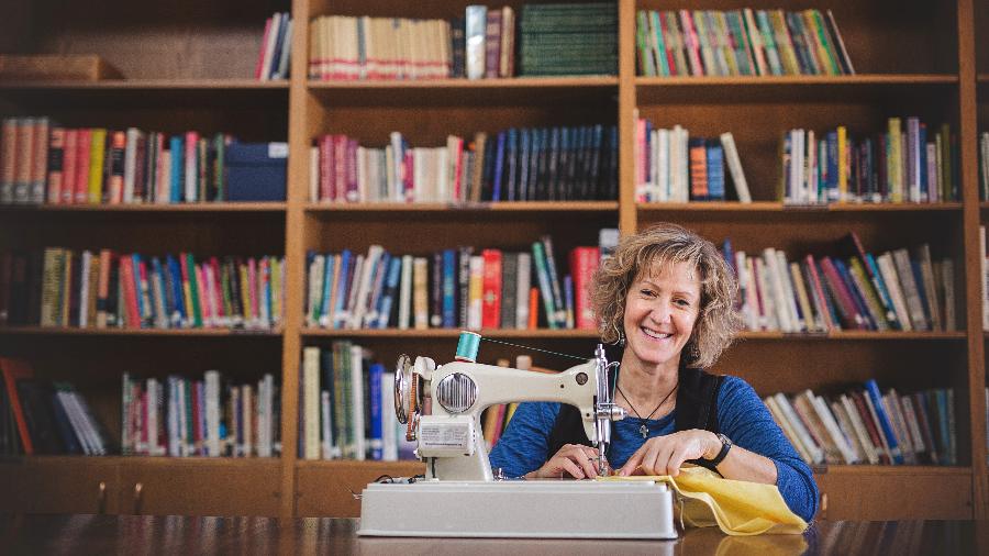 Margaret Jankowski, fundadora da ONG The Sewing Machine Project  - Divulgação