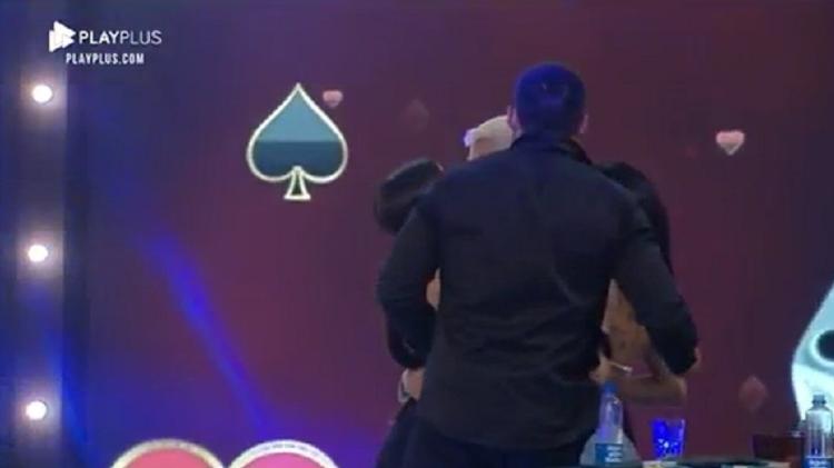 A Fazenda 2021: Gui Araujo e Marina Ferrari dão selinho em festa - Reprodução/Playplus - Reprodução/Playplus