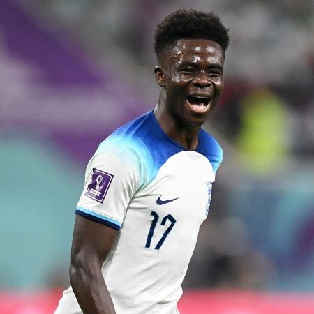 Saka sofreu racismo após perder pênalti na final da Eurocopa e se consagrou fazendo dois gols na estreia da Inglaterra na Copa - Getty Images