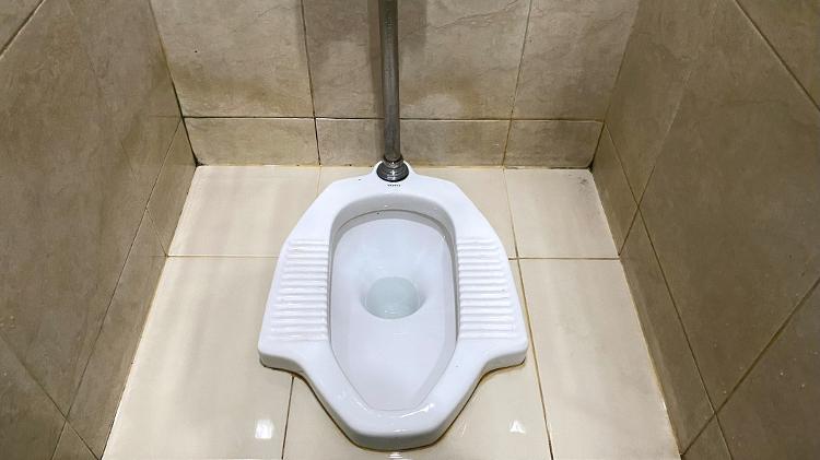 Vaso sanitário de agachamento é comum em paises asiáticos