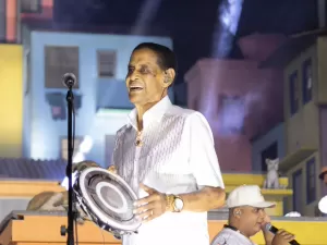 Fundo de Quintal celebra o samba e Bira Presidente emociona no Palco Favela