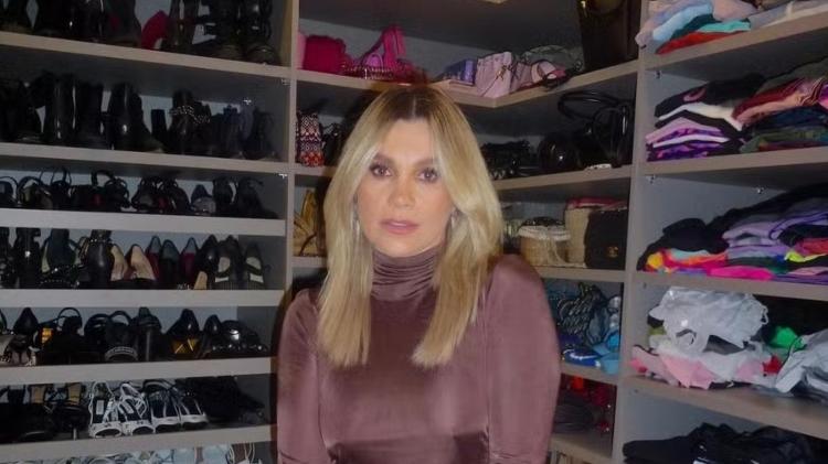 Closet grande é uma das comodidades da casa de Flávia Alessandra no Rio Closet grande é uma das comodidades da casa de Flávia Alessandra no Rio