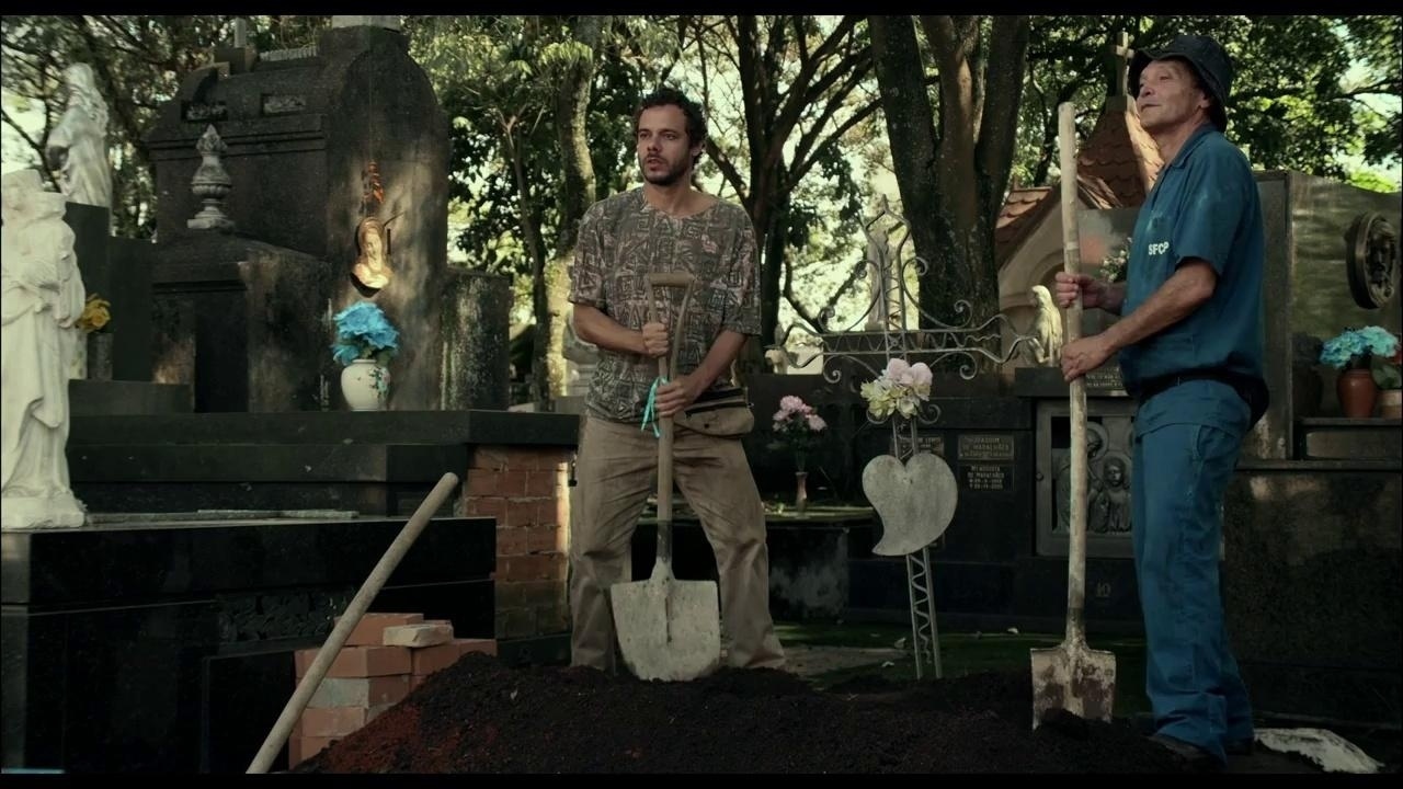 Cena do filme "Sinfonia da Necrópole" - Reprodução