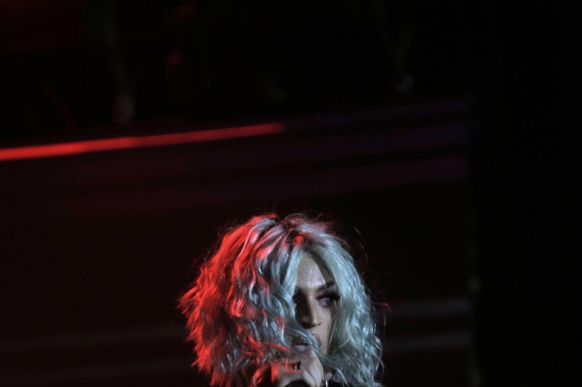 28.dez.2017 - Pabllo Vittar se apresenta na primeira noite de shows do Festival Virada em Salvador - Secom/Salvador