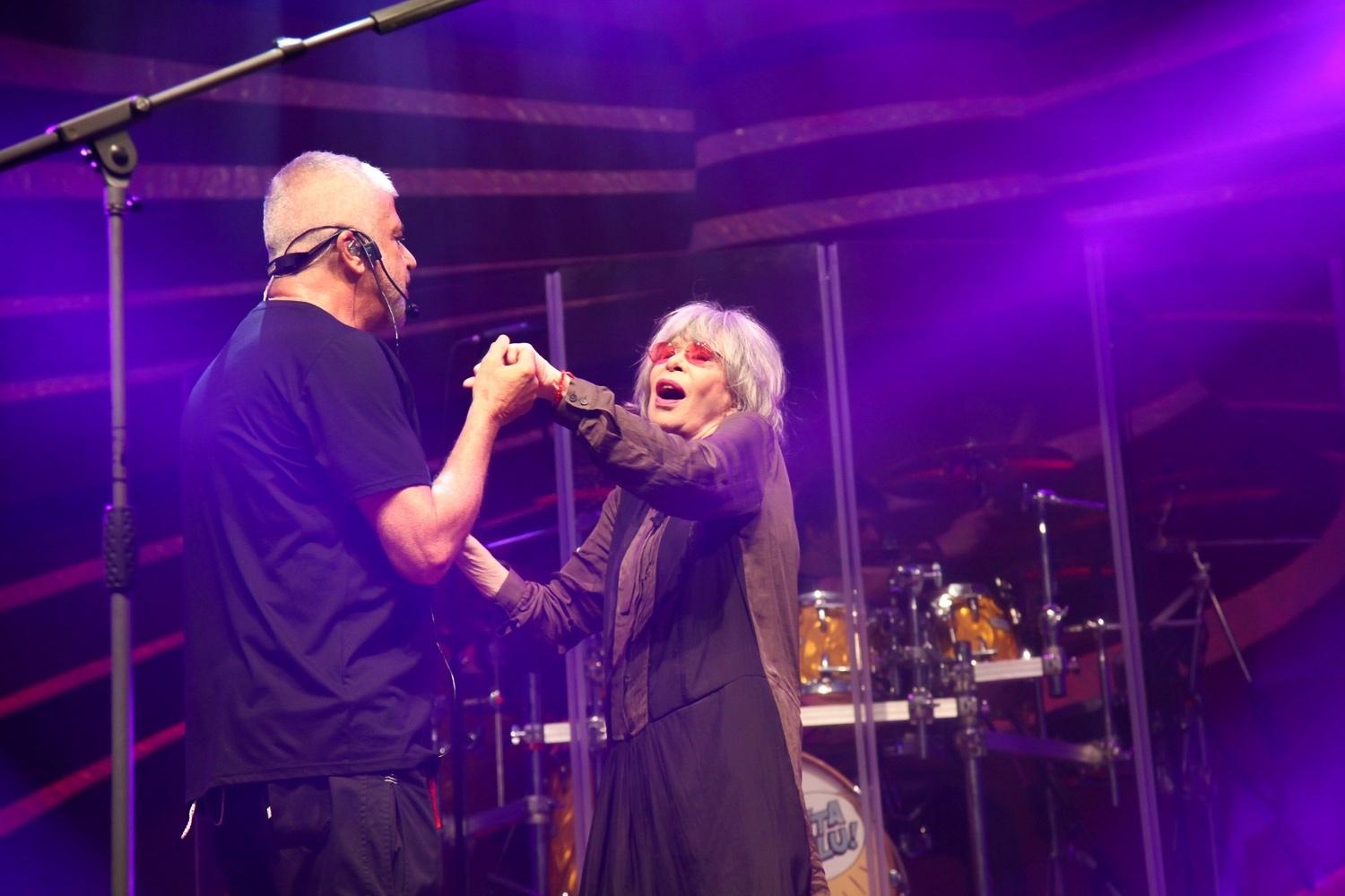 Lulu disse ter considerado a presença de Rita Lee no seu show um presente de aniversário; o cantor completou 65 anos na última sexta (4) - Marcos Ribas / Ag. News