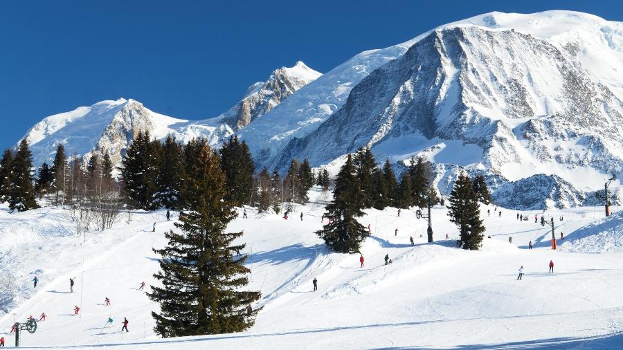 Resort de esqui de Chamonix, na França: As noitadas em baladas são responsáveis por boa parte da renda e da movimentação turística na temporada após o fechamento das pistas - Getty Images