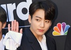 Jungkook, do BTS, se desculpa após usar boné inspirado em Trump (Foto: Getty Images)