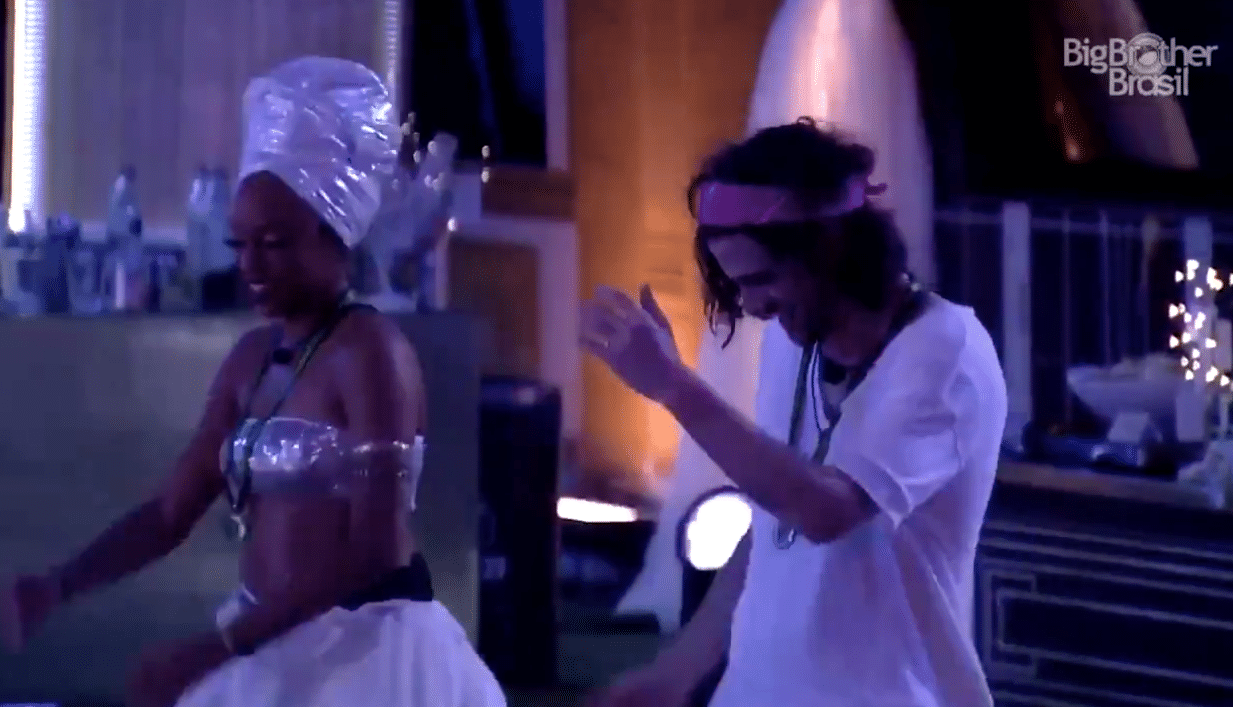 BBB 21: Fiuk tenta mostrar seu gingado com Lumena - Reprodução/Globoplay