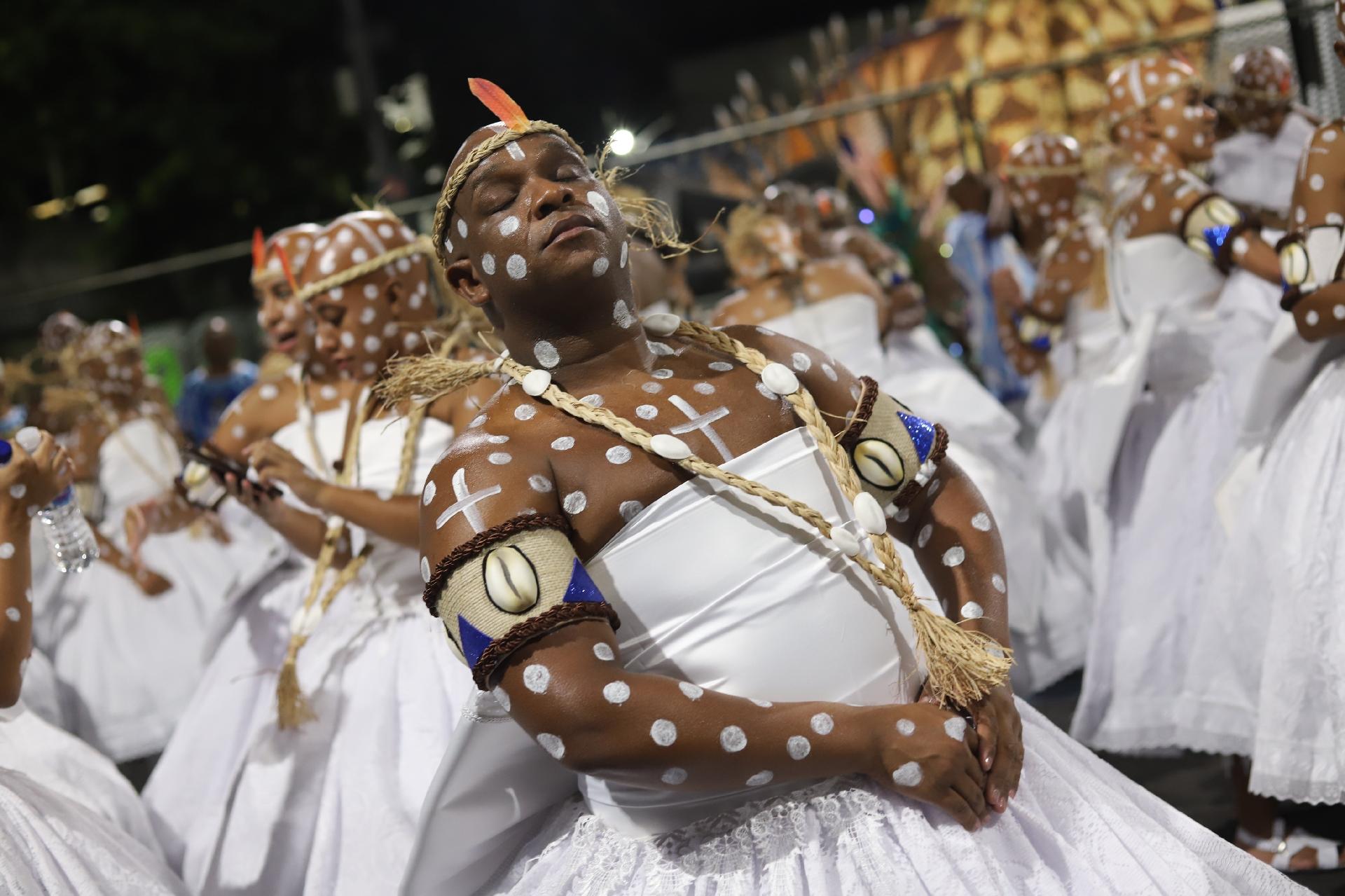 23.abr.2022 - Contração da Portela na Sapucaí23.abr.2022 - Contração da Portela na Sapucaí - Zô Guimarães/UOL