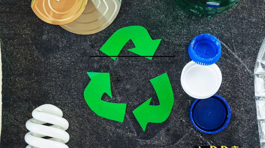 Da redução na derrubada de árvores ao menor consumo de petróleo, o hábito de reciclagem ajuda a manter o equilíbrio do meio ambiente - Canva