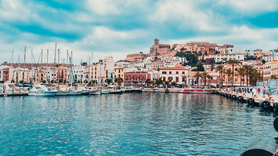 Ibiza, na Espanha: Ilhas Baleares estão entre destinos mais procurados - Helena GH/Getty Images