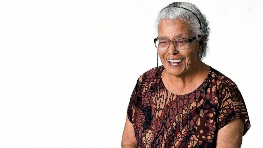 A escritora Ruth Guimarães A escritora Ruth Guimarães