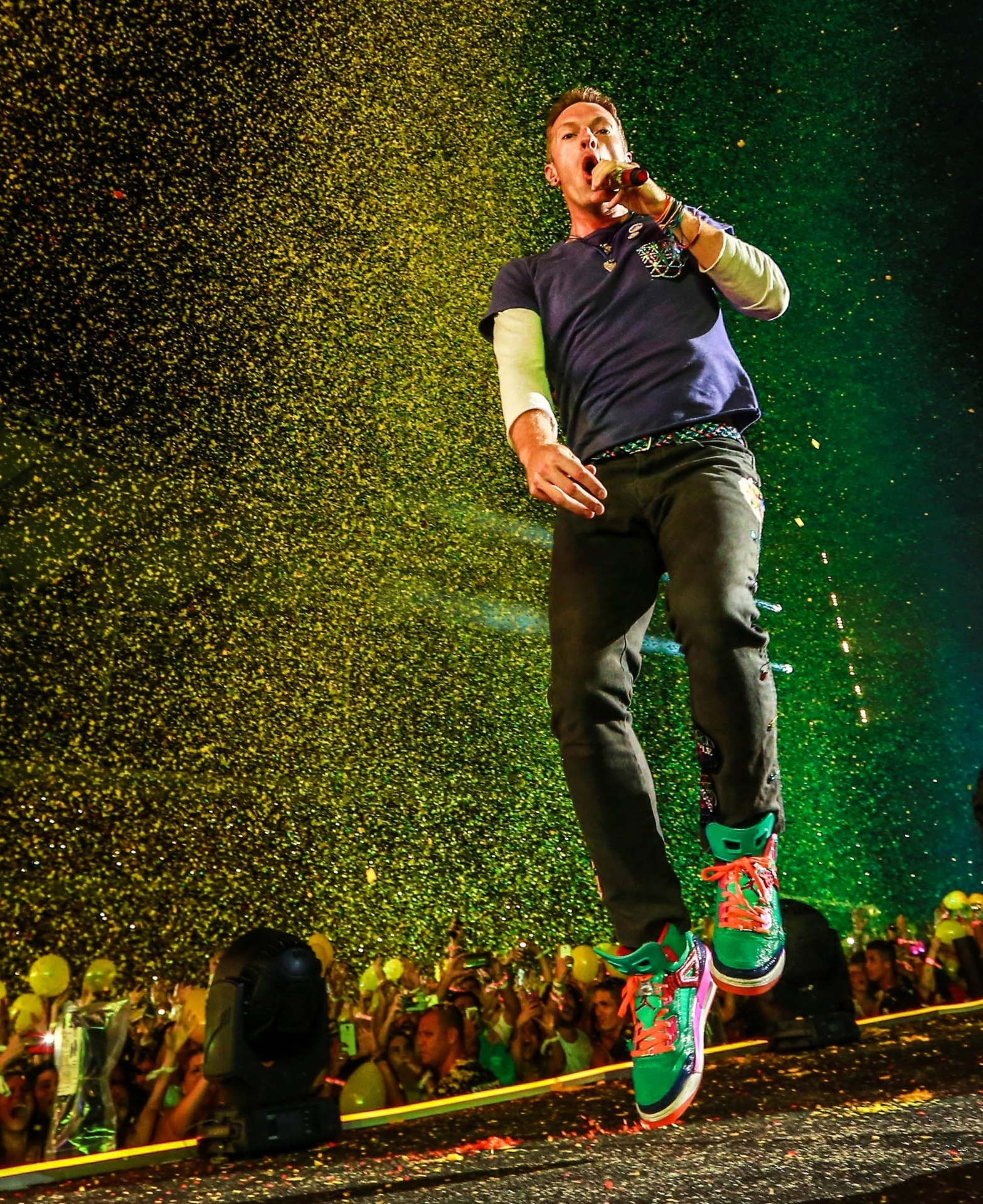 10.abr.2016 - A banda Coldplay se apresenta no Maracanã, no Rio de Janeiro, neste domingo (10) - Marco Antonio Teixeira/ UOL