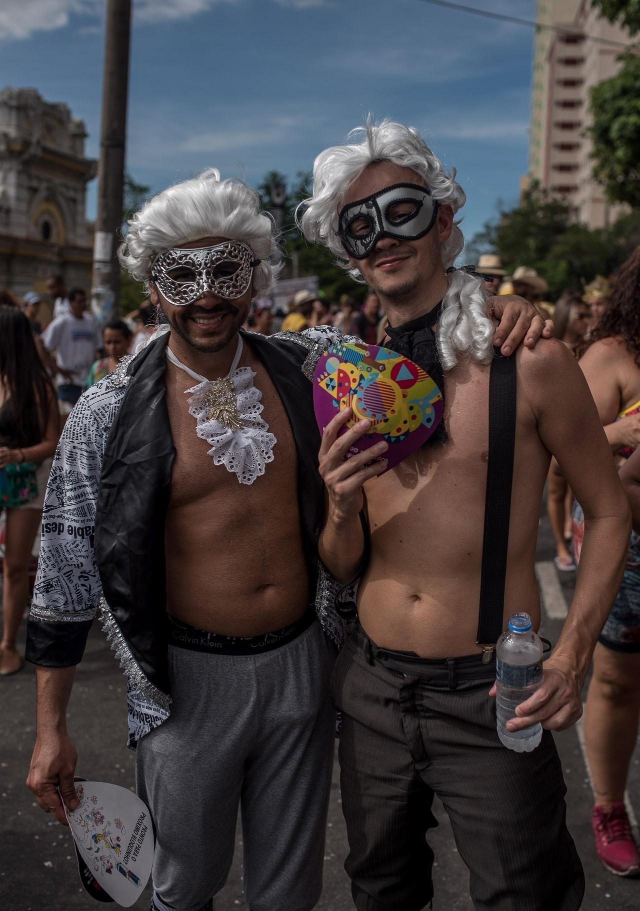 Em Belo Horizonte, o bloco Corte Devassa teve fantasias caprichadas e atraiu público de todas as idades - Nereu Jr/UOL