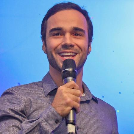 Beto Marden como mestre de cerimônias - Ana Fuccia - Ana Fuccia