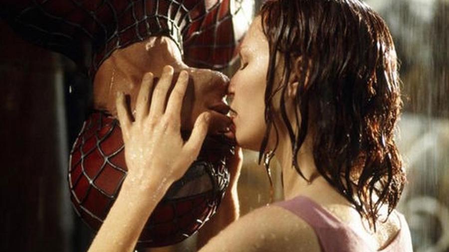 Kirsten Dunst e Tobey Maguire em "Homem-Aranha" (2002) - Reprodução