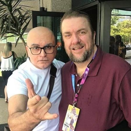 Brasileiro Mike Deodato Jr. (esquerda), em foto ao lado do também artista de quadrinhos Lee Weeks - Reprodução/Instagram - Reprodução/Instagram