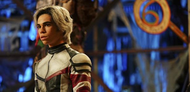 Assistir Quebrando A Banca Dublado Hd Disney Faz Tributo A Cameron Boyce Apos Exibicao De Descendentes 3