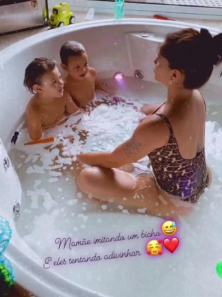 Andressa Suita e os filhos, Gabriel e Samuel - Reprodução/Instagram @andressasuita