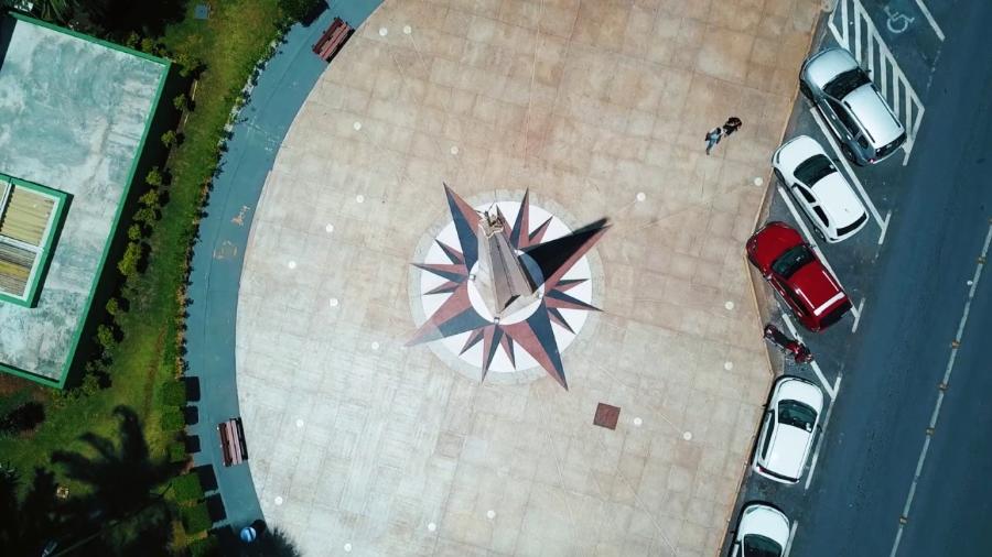 Obelisco marca o Centro Geodésico da América do Sul em Cuiabá - Reprodução YouTube/Kililla