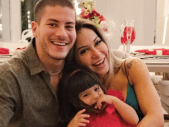 Arthur pediu Maíra Cardi em casamento 4 dias após o primeiro encontro