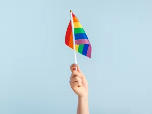 'Falta acolhimento': 43% dos LGBTQIAP+ já foram discriminados no trabalho