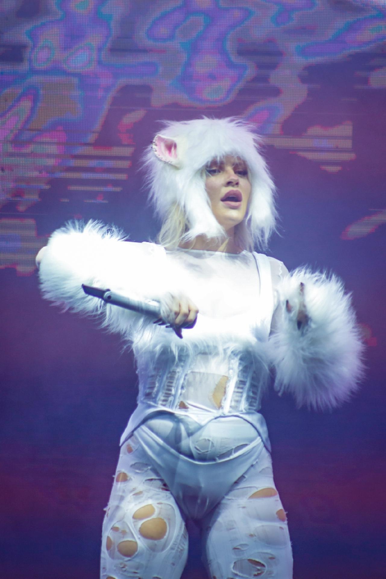 Luísa Sonza se fantasia de Pinky, de Pinky e o Cérebro - Paulo Tauil / AgNews