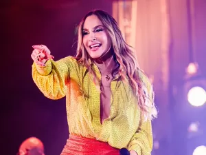 Claudia Leitte entra para o lineup do CarnaUOL 2025