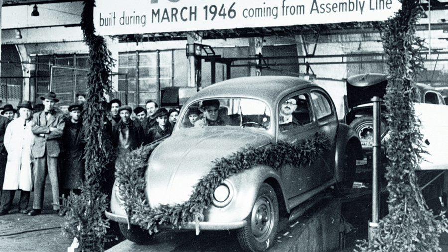 Milésimo Volkswagen Fusca é entregue em Wolfsburg (Alemanha), em março de 1946 - Reprodução