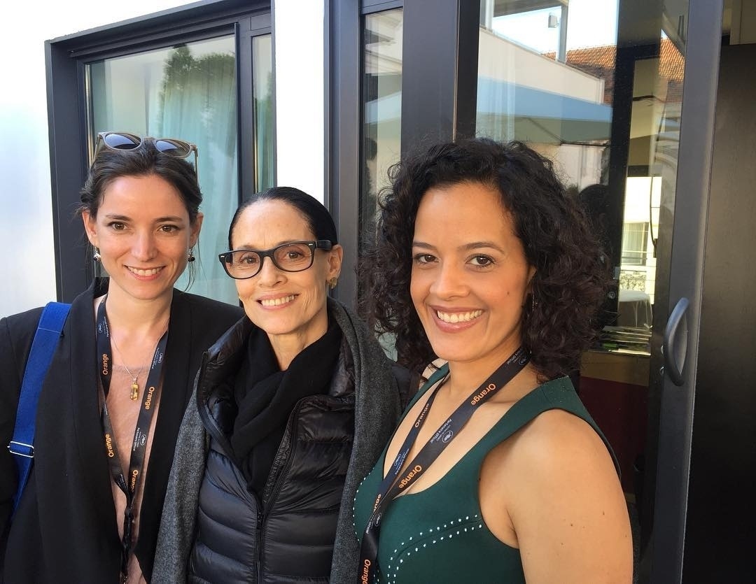 15.mai.2016 - A produtora Emilie Lesclaux e as atrizes Sonia Braga e Maeve Jinkings estão no Festival de Cannes para a exibição de "Aquarius", de Kléber Mendonça Filho, que disputa a Palma de Ouro - REUTERS/Yves Herman