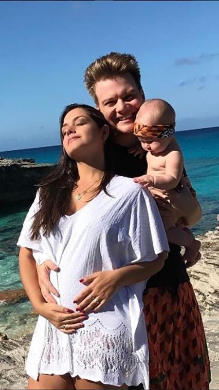 Thais Fersoza, o marido, Michel Teló, e a primeira filha deles, Melinda - Reprodução/Instagram