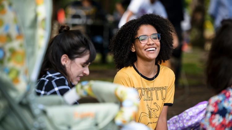 Lica (Manoela Aliperti) e Ellen (Heslaine Vieira) em cena de "Malhação" gravada no Ibirapuera  - Ramon Vasconcelos/Globo/Divulgação - Ramon Vasconcelos/Globo/Divulgação