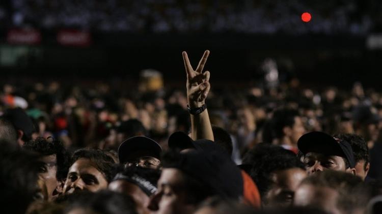 Público na apresentação do U2 no estádio do Morumbi, em 20 de fevereiro de 2006 - Renato Stockler/Folha Imagem - Renato Stockler/Folha Imagem