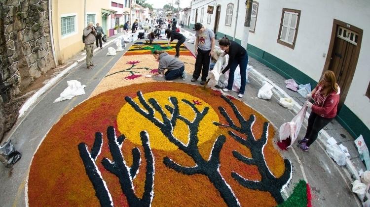 Santana de Parnaíba no Corpus Christi, em São Paulo - Rogerio Cavalheiro/Futura Press/Estadão Conteúdo - Rogerio Cavalheiro/Futura Press/Estadão Conteúdo