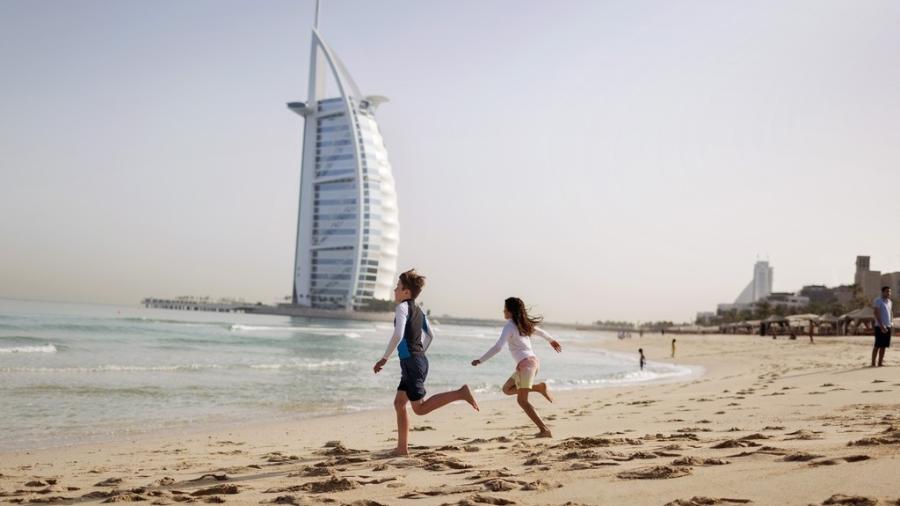 Praia em Dubai, nos Emirados Árabes Unidos - Divulgação/Visit Dubai