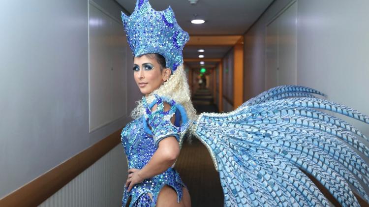 Cida Alves, musa da Tucuruvi, investiu pesado em sua fantasia de Carnaval - Simon Plestenjak/UOL - Simon Plestenjak/UOL