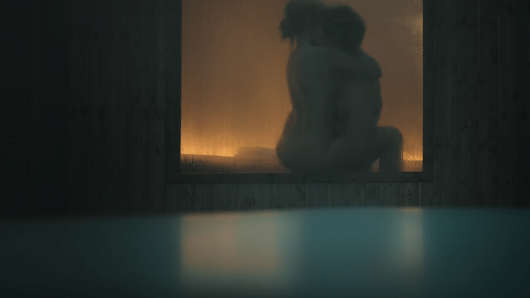 Amaia e Cristian na sauna