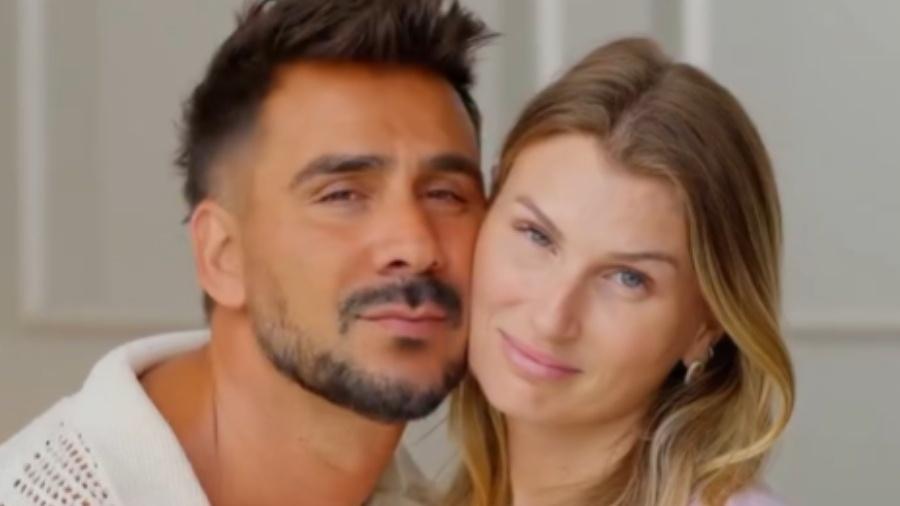 Júlio Rocha e Karoline Kleine relatam perda de quarto bebê Júlio Rocha e Karoline Kleine relatam perda de quarto bebê