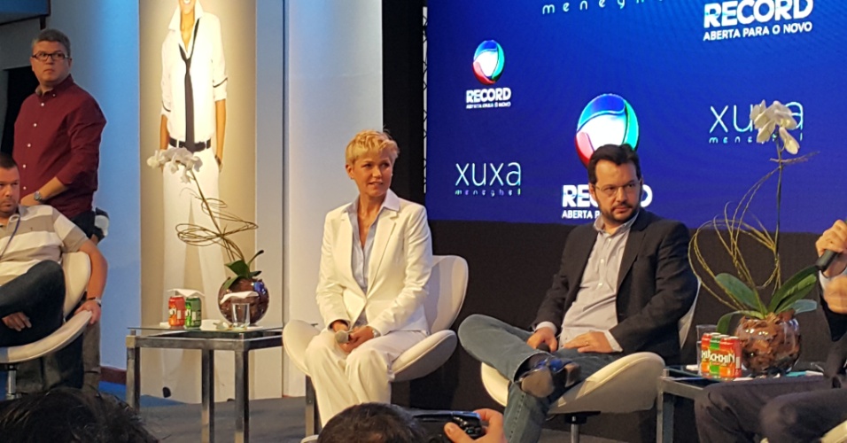 11.ago.2015 - Xuxa apresenta seu novo programa nos estúdios da Record no Rio de Janeiro