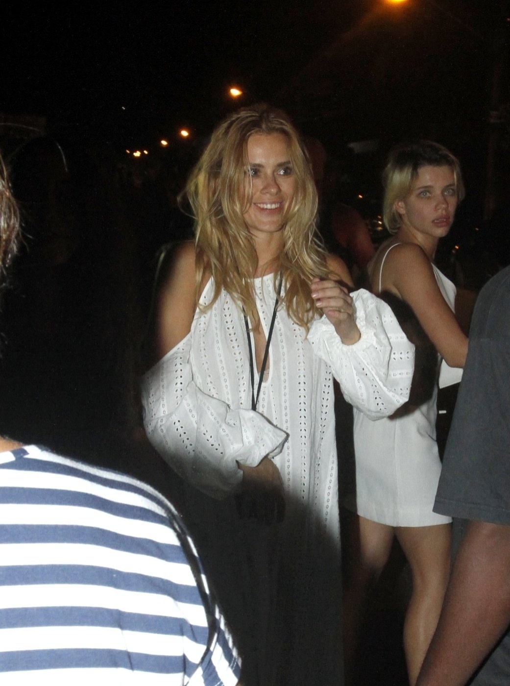 11.mar.2016 - Carolina Dieckmann, que interpretou a personagem Lara na trama, comparece ao Bar do Galo, no Rio de Janeiro, para comemorar o fim da novela junto com o elenco da trama - Marcos Ferreira e Thyago Andrade /Brazilnews